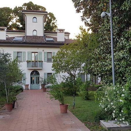 Al Melograno - Room & Breakfast Bologna Bagian luar foto