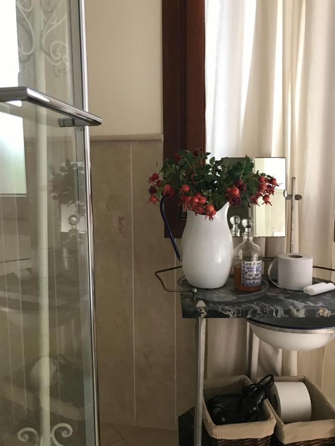Al Melograno - Room & Breakfast Bologna Bagian luar foto