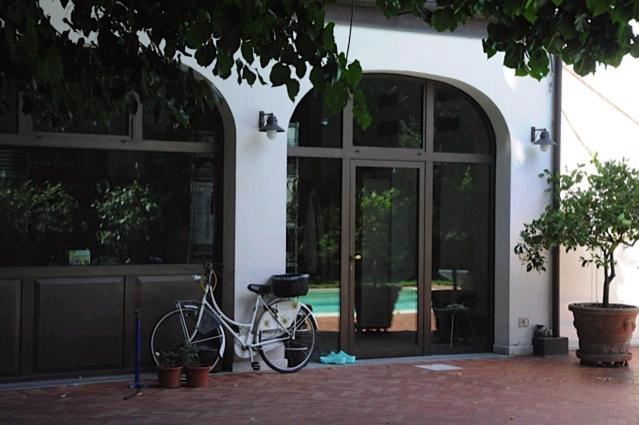 Al Melograno - Room & Breakfast Bologna Bagian luar foto