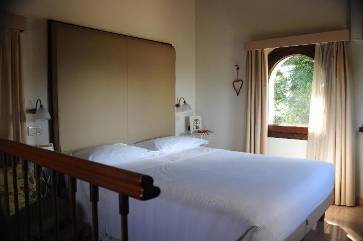 Al Melograno - Room & Breakfast Bologna Bagian luar foto